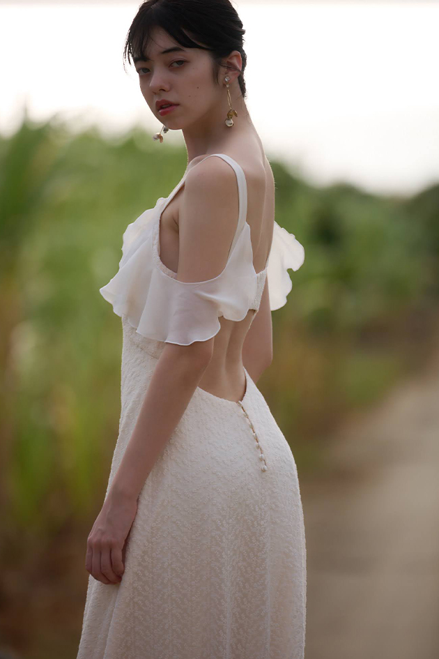 オタディーのオフショルダーの総レースのウエディングドレス